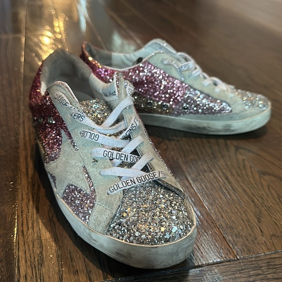 Size 38! Worn twice! Left shoe has defect inside back of sneaker (see pics) - Picture 4 of 6